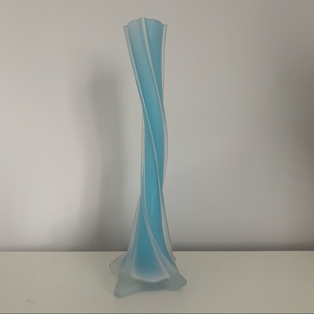 VINTAGE | Twisted Light Blue Glass Vase